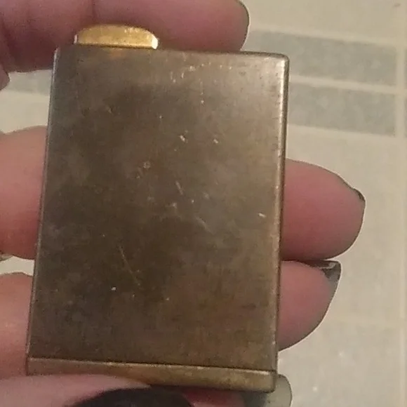 Art deco ivory in lay pretty perfume atomizer lighter display primadonna